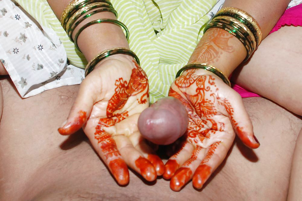 Porn image Indian handjob with newly wed mehndi on hands