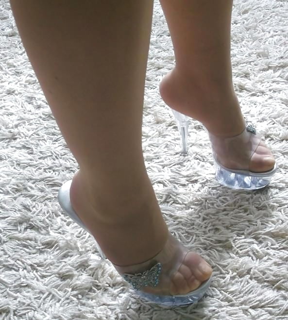 Porn image wife high heels, stocking, nylon, legs