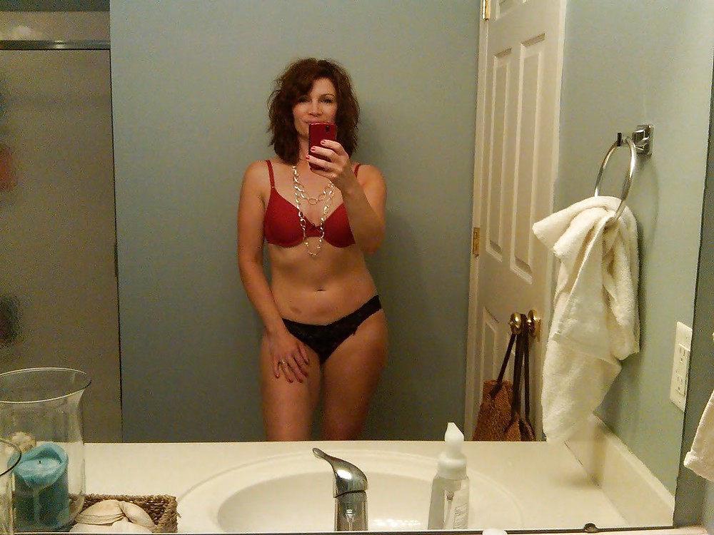 Porn image sexy milf's selfshots