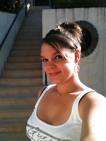 Porn image une cousine !! lachez vos coms !!