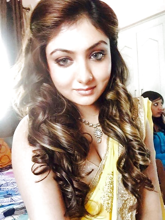 Porn image INDIAN SALWAR & SAREE BABE