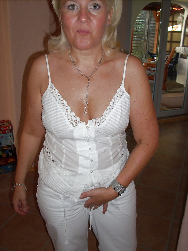 Mature ladies you'd be only too happy to fuck! - 284 Photos 
