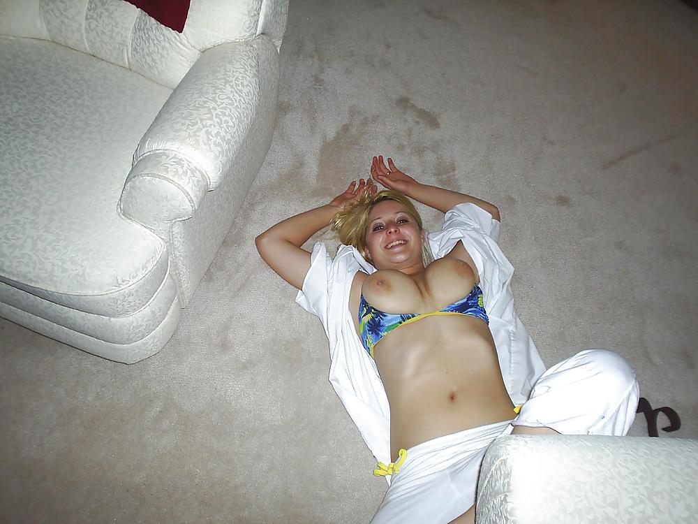 Porn image SmutDates.com Username 'TaraMay69'