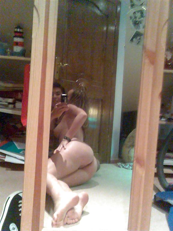 Porn image the girls and the mirror 16