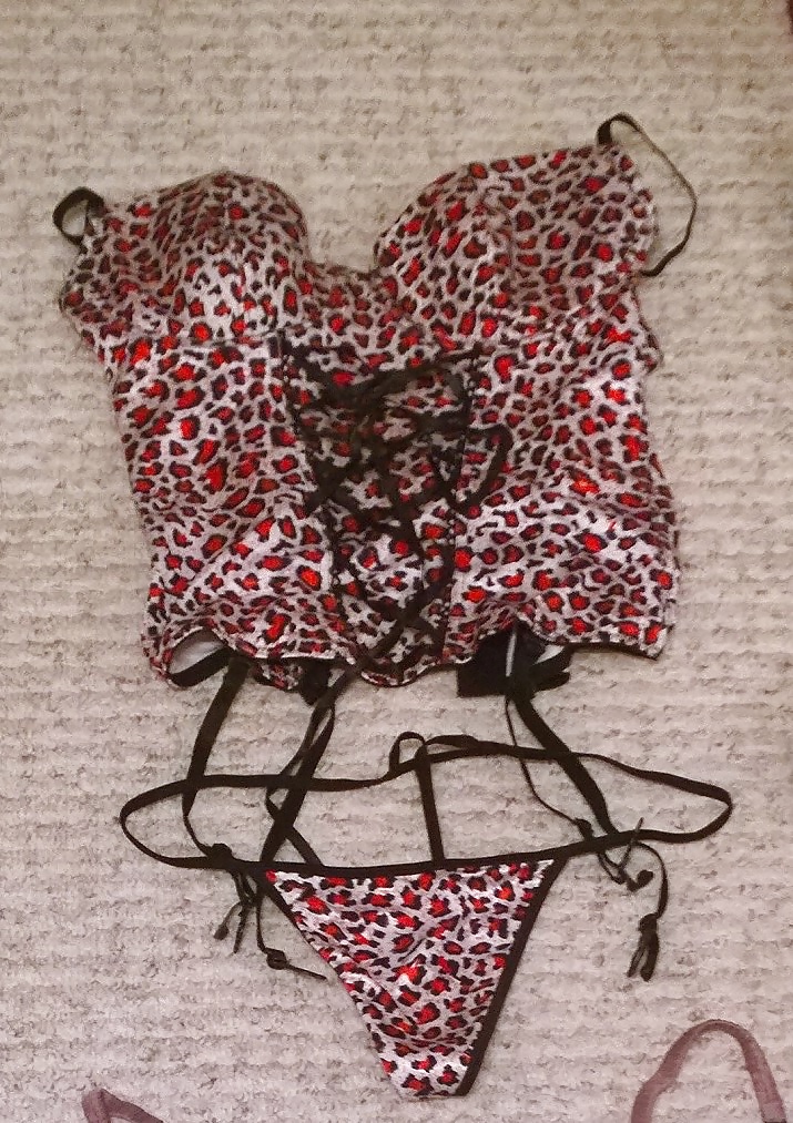 Porn image Dessous der 29 jaehrigen Ehehure #1