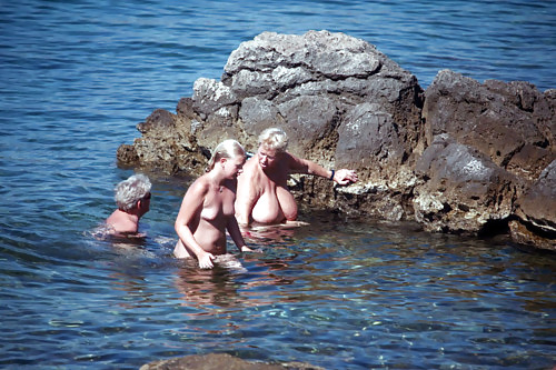 Porn image Big boobs on the beach