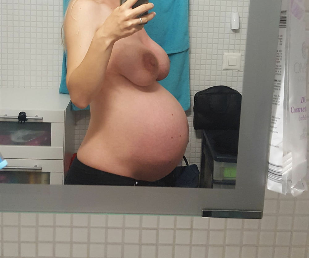 PREGNANT SELFIE- 58 Photos 