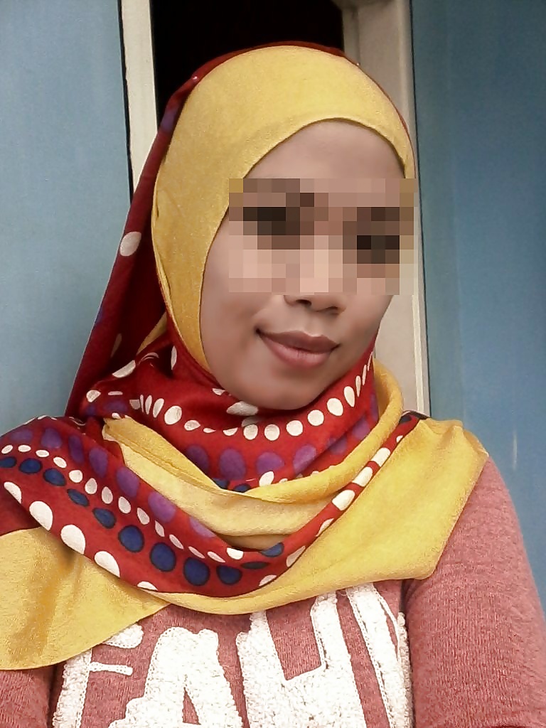 Porn image indonesia- selingkuh ama binor jilbab