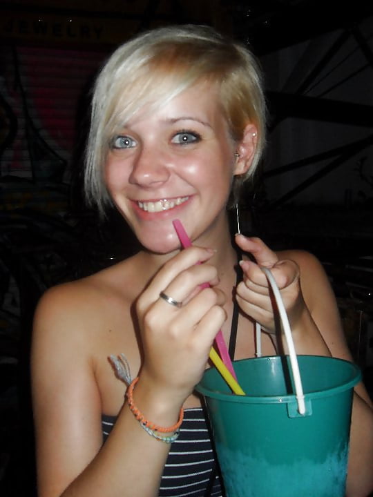 Porn image Facebook short haired hotties P3