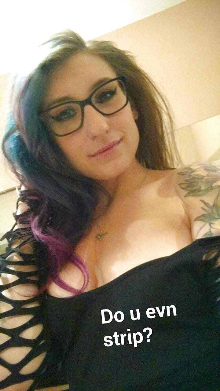 Porn image Tattooed Teen Selfie Stripper