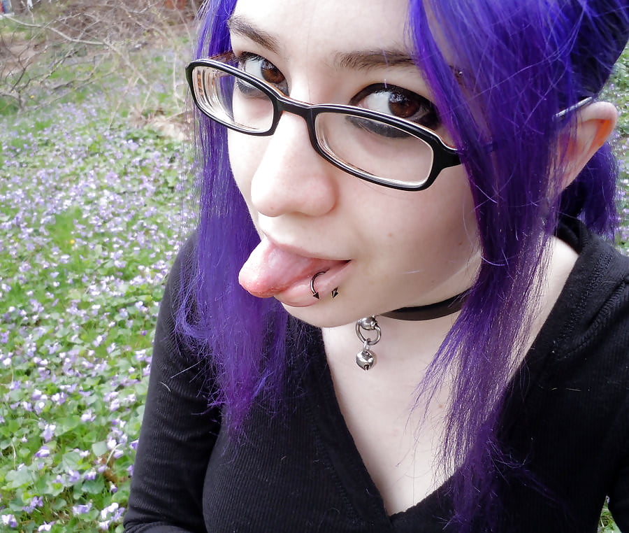 Porn image chubby gothic slut