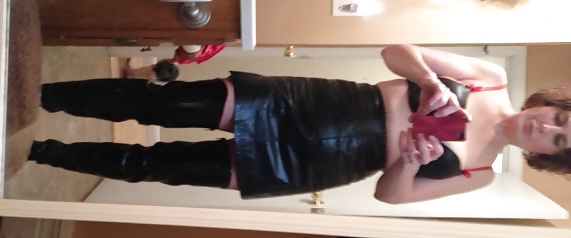 Porn image HOT MILF IN BOOTS AND LEATHER SKIRT