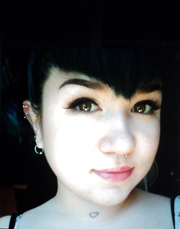 Porn image Stupid slut Hannah