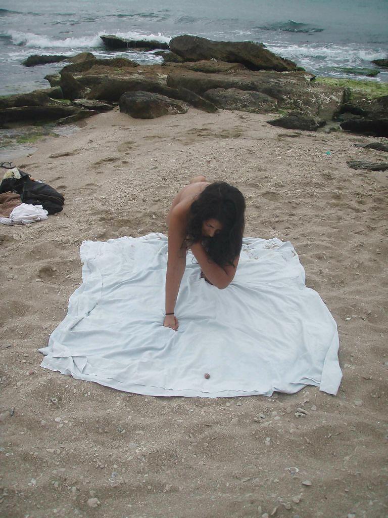 Porn image ARAB GIRL ON BEACH