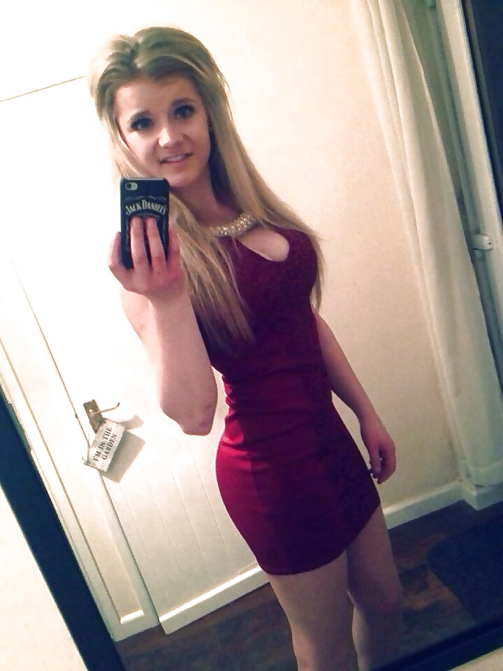 Porn image Uk bimbo Ellie