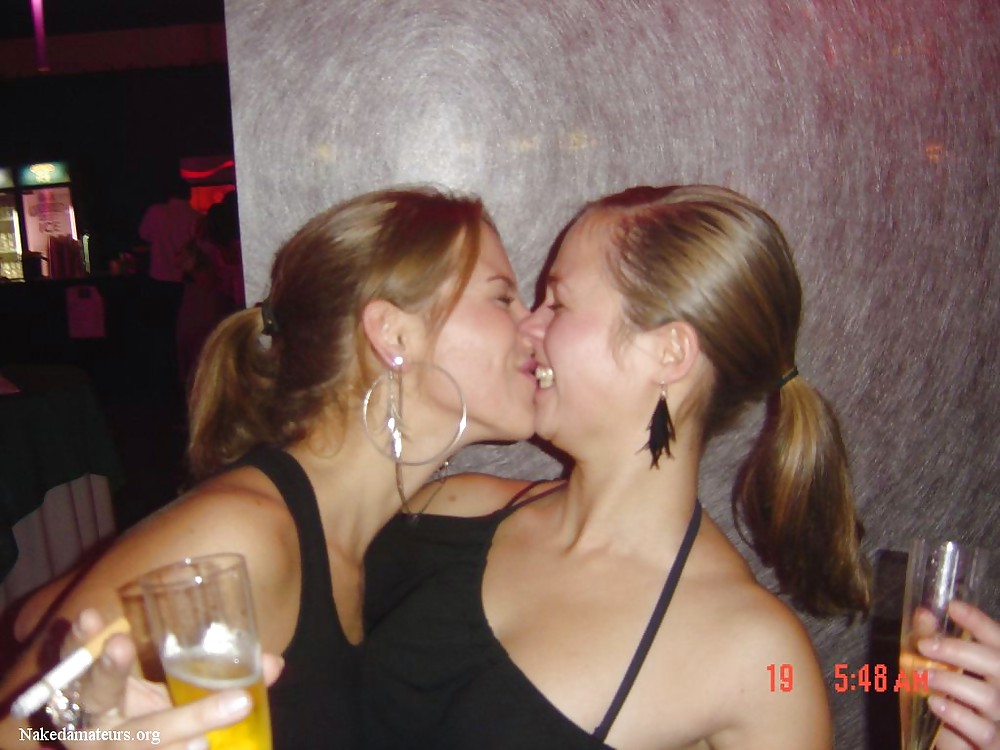 Porn image just kissing girls