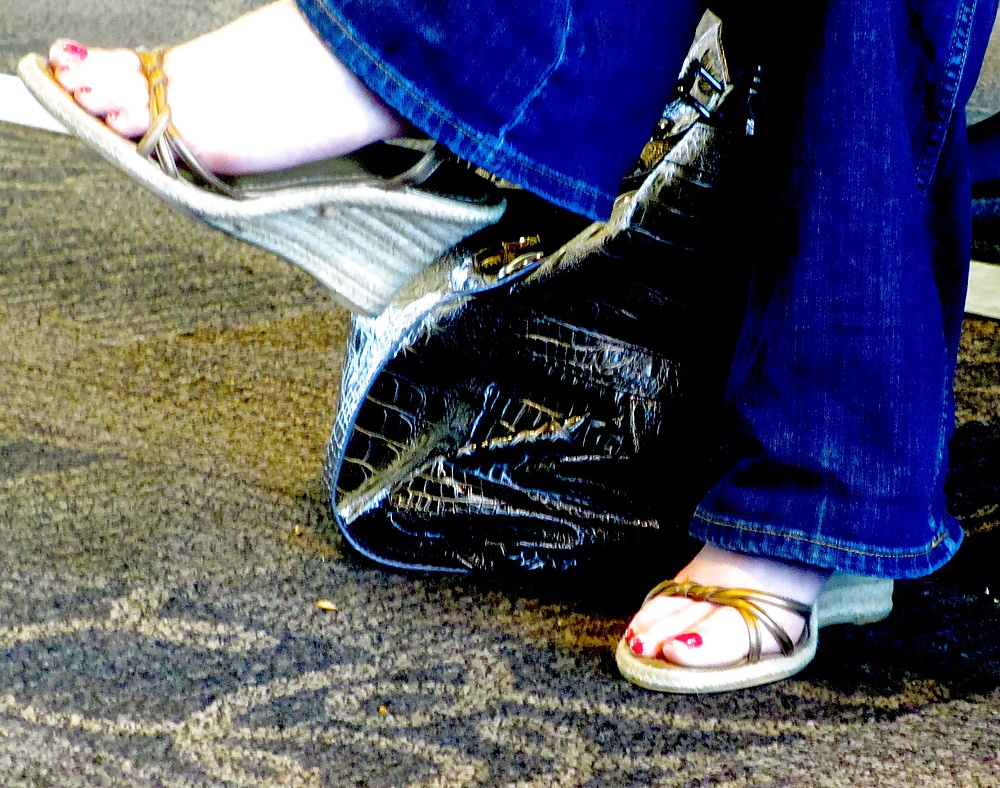 Porn image Foot Fetish: Female Toes at the Airport