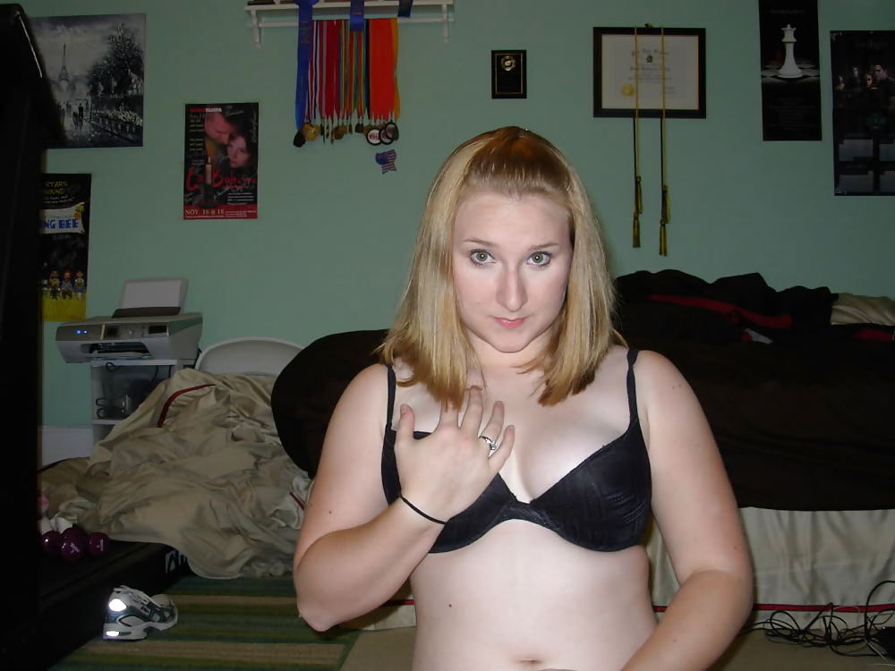 Porn image Pretty Amateur Blonde 4