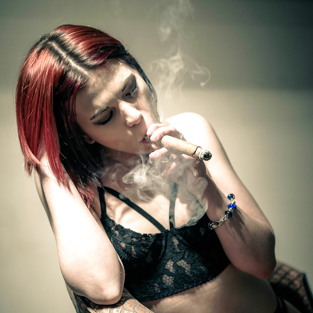 Smoking Babes Cigar Vixens 45 Pics XHams