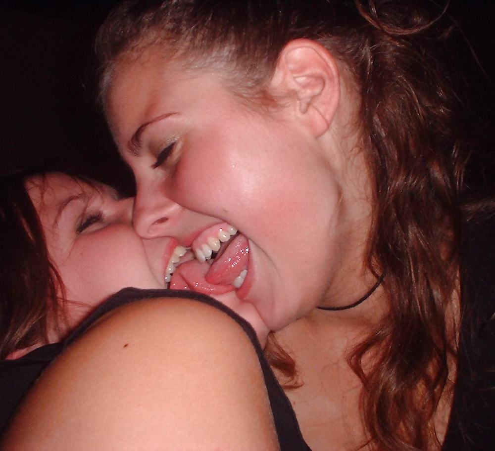 Porn image World of Lesbian Kisses - Denmark