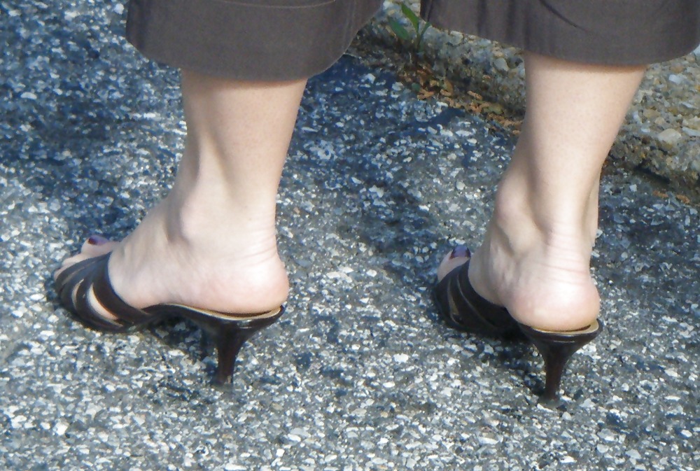 Porn image Pretty Women's Feet in Strappy Heels - No Trannies