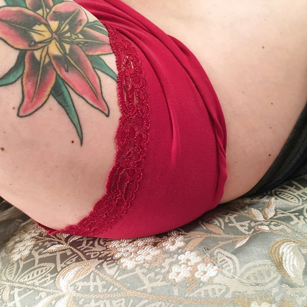 Porn image Wife in red panties