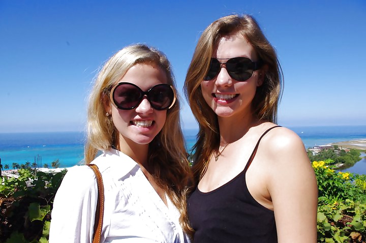 Porn image Karlie Kloss with her sisters