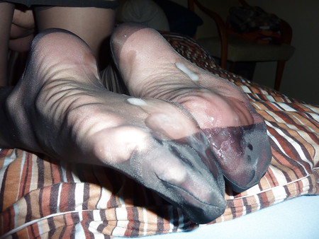 feet nylon