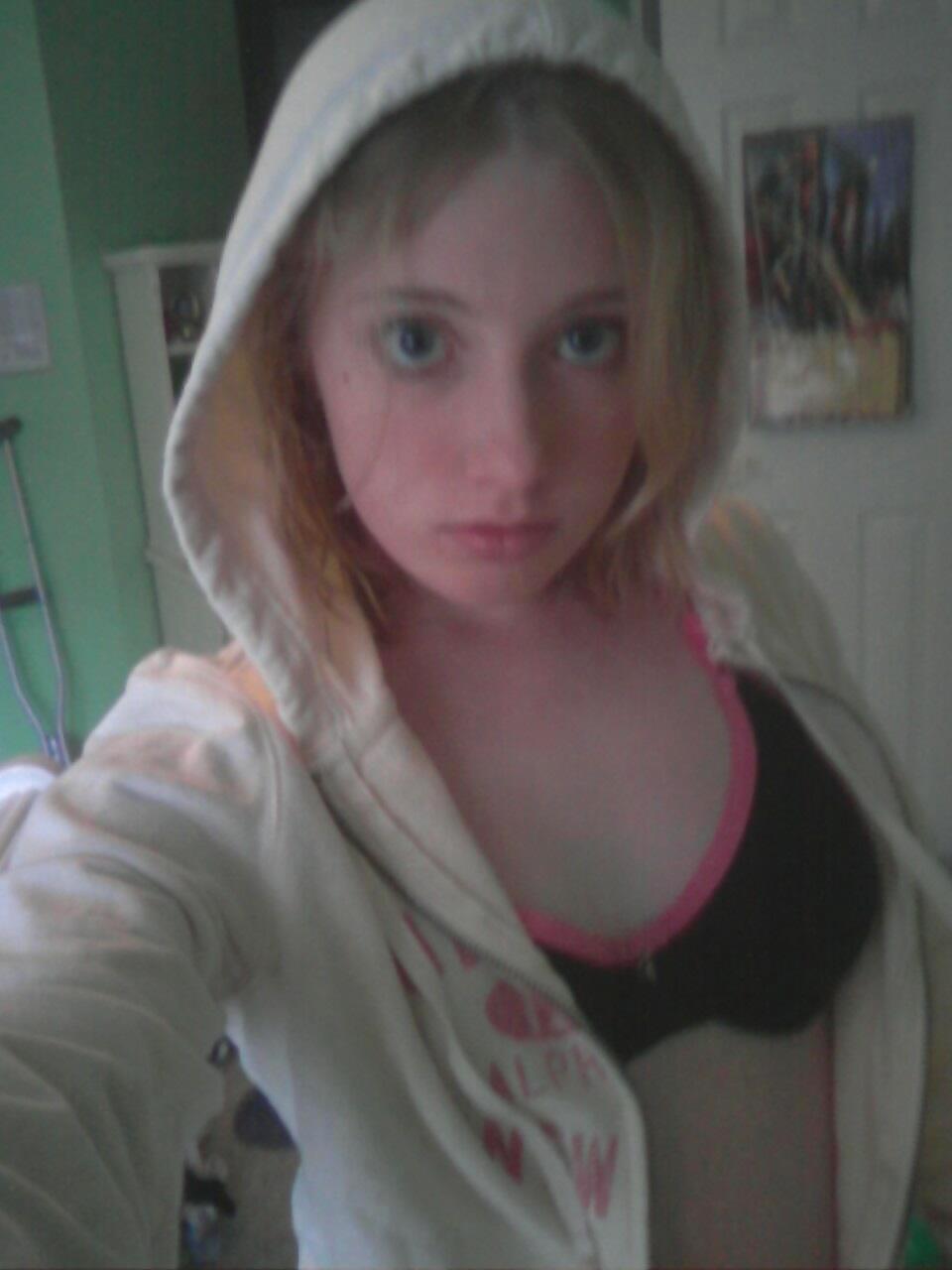 Porn image SHOOTING HIMSELF - ASHLEY