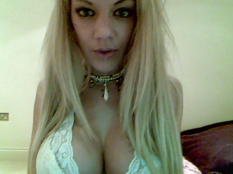 Porn image amazing blond self-shot