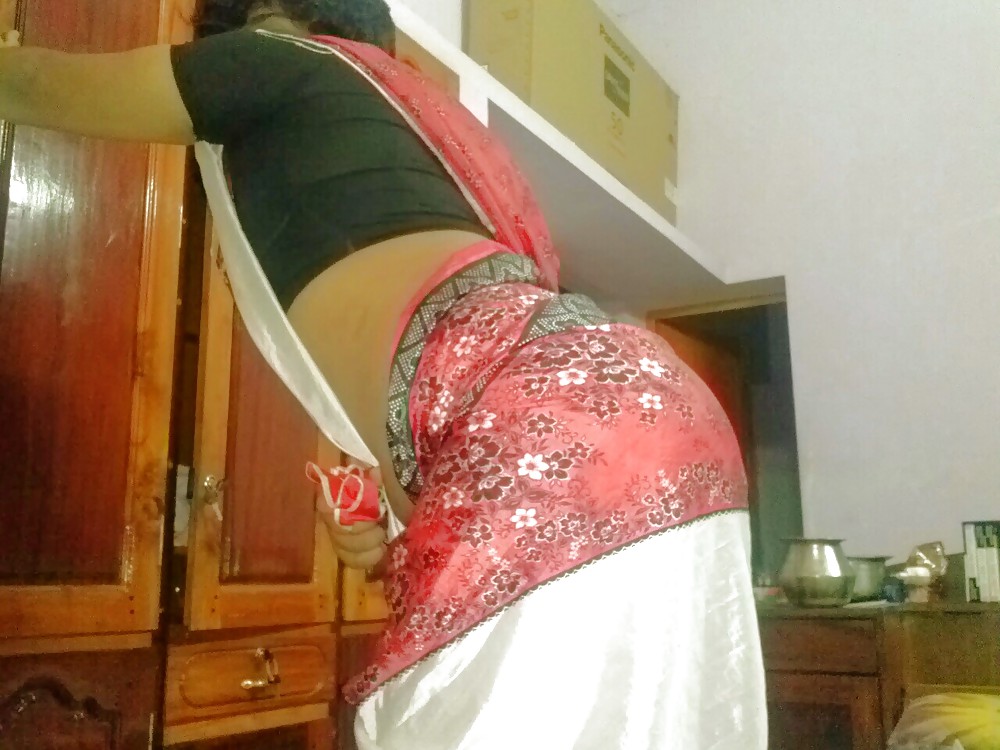 in women Sexy saree butt indian