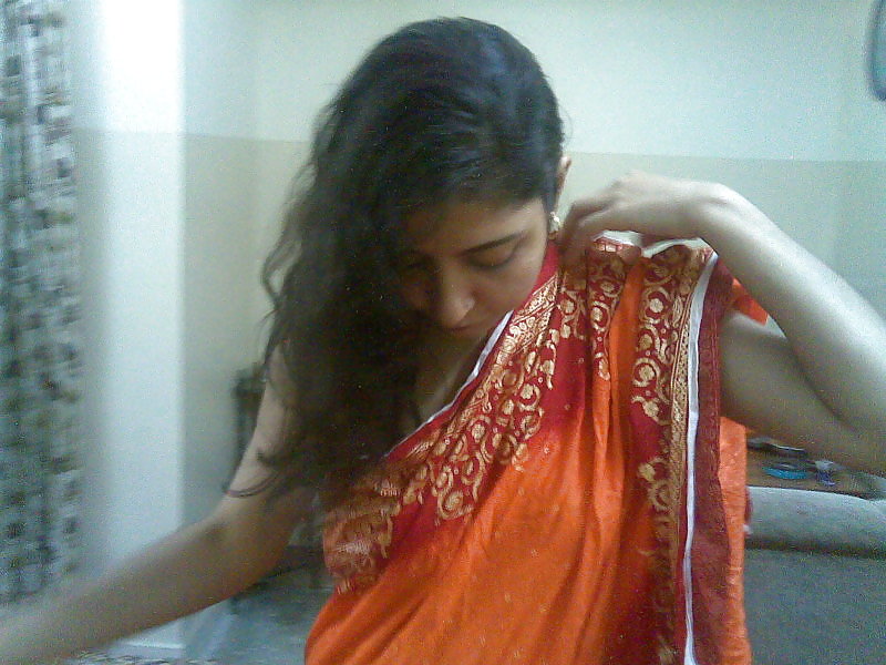 Porn image Pakistani Girl In Salwar Qameez ( Desi )