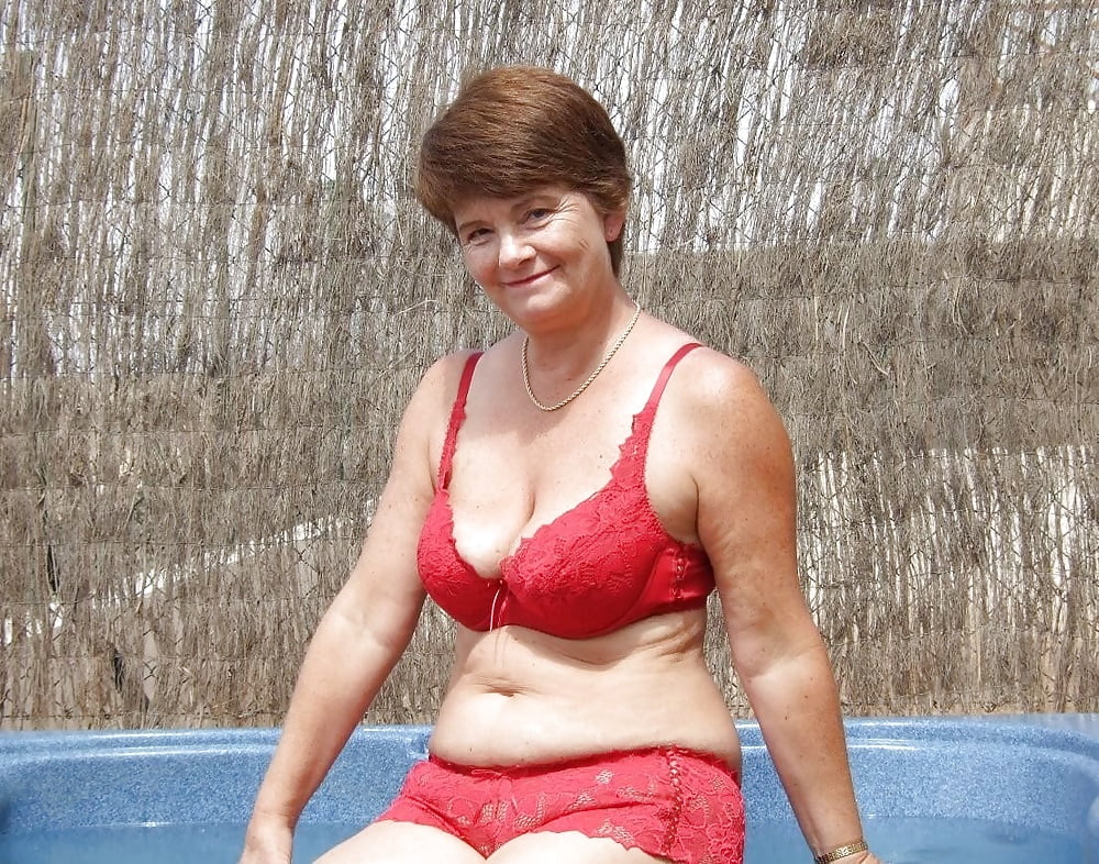 Porn image old ladies, dressed well 1