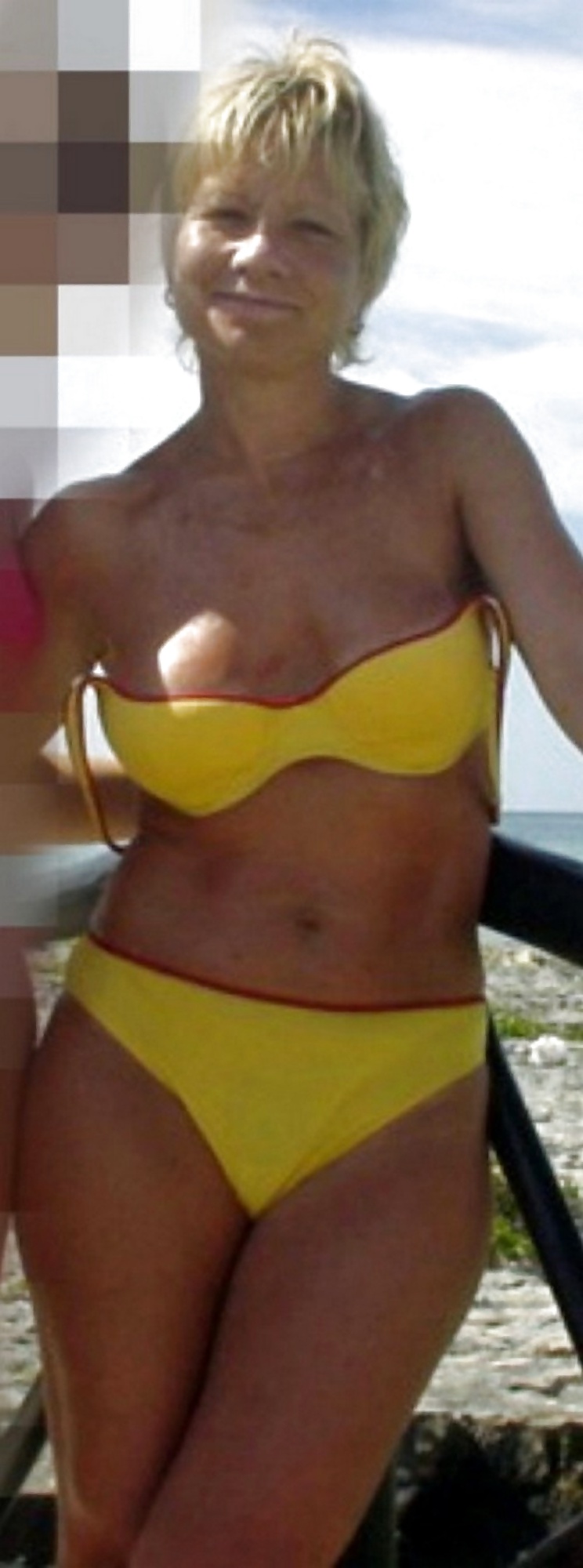 Porn image Nice milf in her 40's