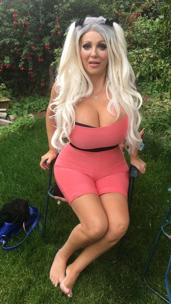 HUGE tit bimbo escort 2 - 99 Photos 