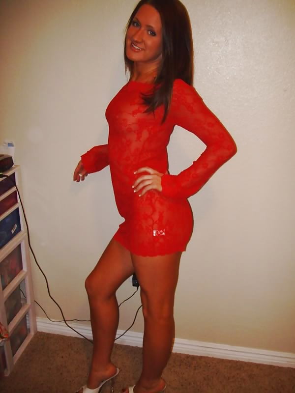 Porn image Hot Brunette Posing (non-nude)