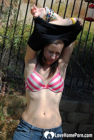 outdoor seduction makes me even more horny         