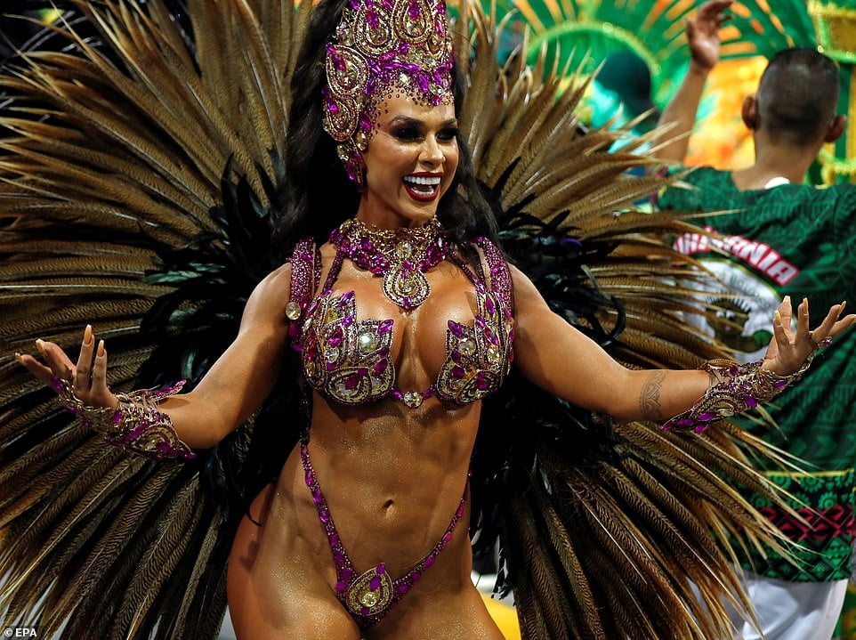 Rio's naked carnival kicks off with dancers in eye