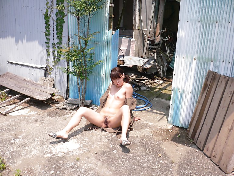 Porn image Japanese amateur outdoor 049