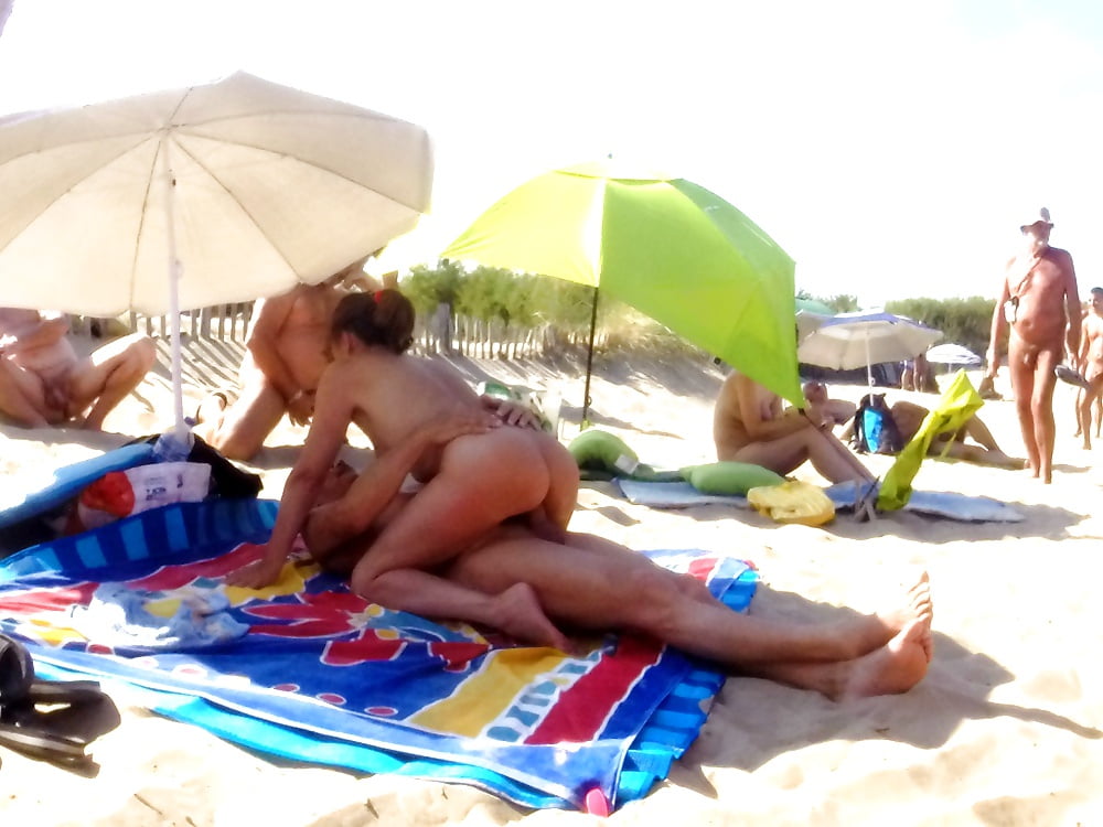 Nude beach girls 2 - 23 Pics 