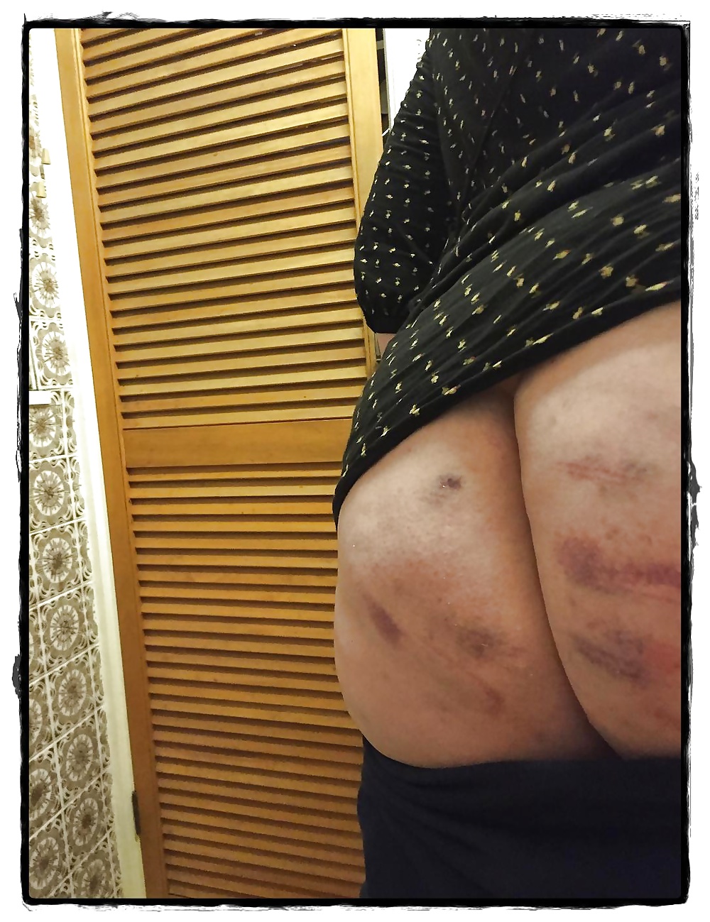 Porn image BBW showing off her spanked ass