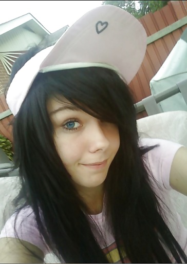 Porn image EMO Queen Bailey (NonNude)