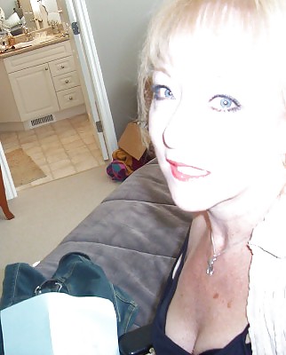 Porn image SmutDates Username 'WendyWifey45'