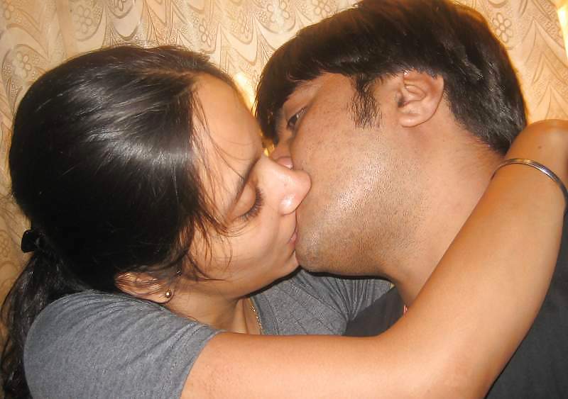 Porn image Real kissing indians