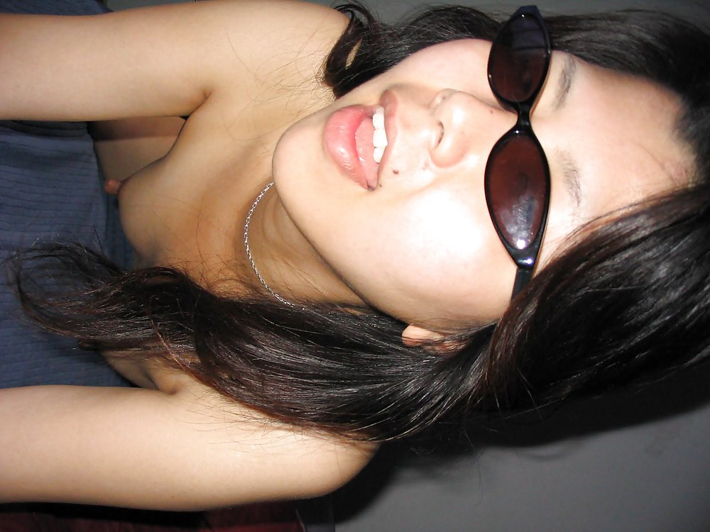 Porn image sweet asia with sunglasses show off