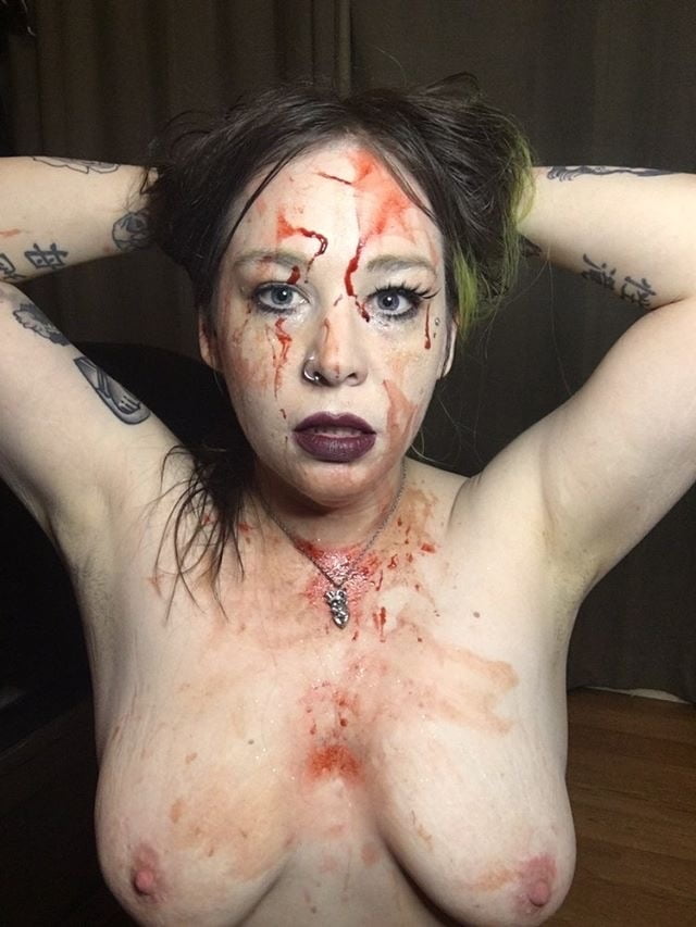 Gore whore - 52 Photos 