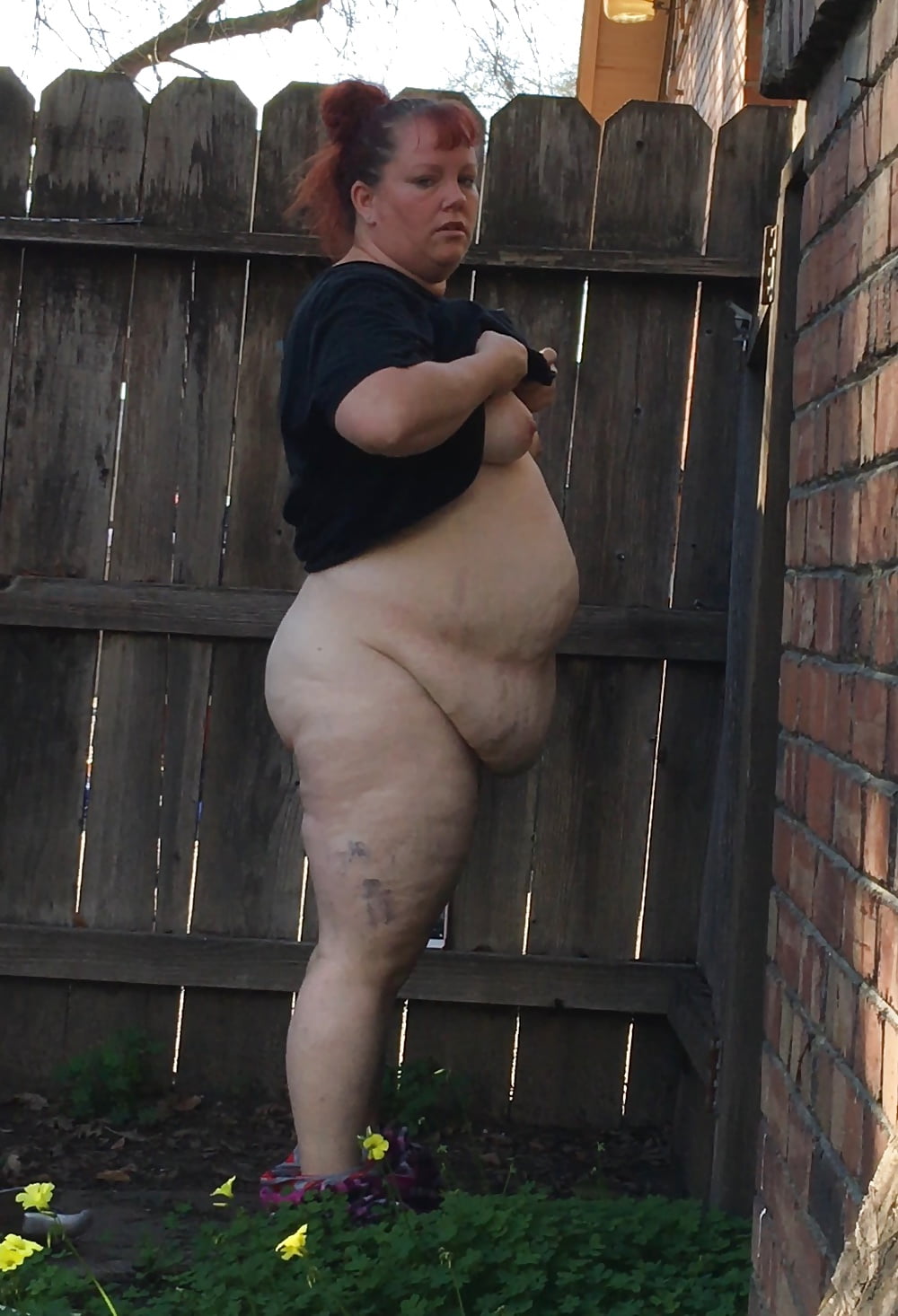 Porn image Fat Sexy Neighbor Flashing Me In The Backyard..