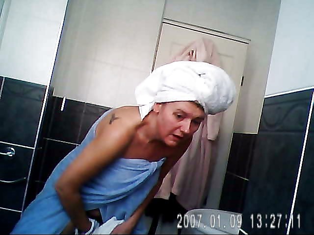 Porn image Sarah D in bathroom 2
