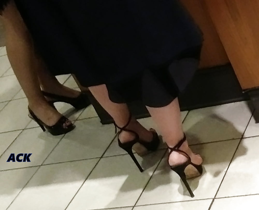 Porn image Candid legs and feet....