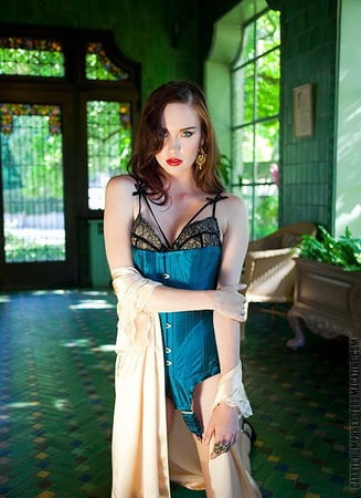Elyse levesque topless
